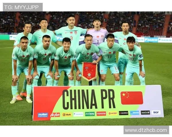 重庆篮球队在世界杯预选赛中以52分稳居积分榜首位引发关注